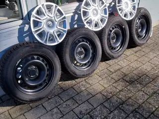 Vinterdæk med fælge og hjulbolte