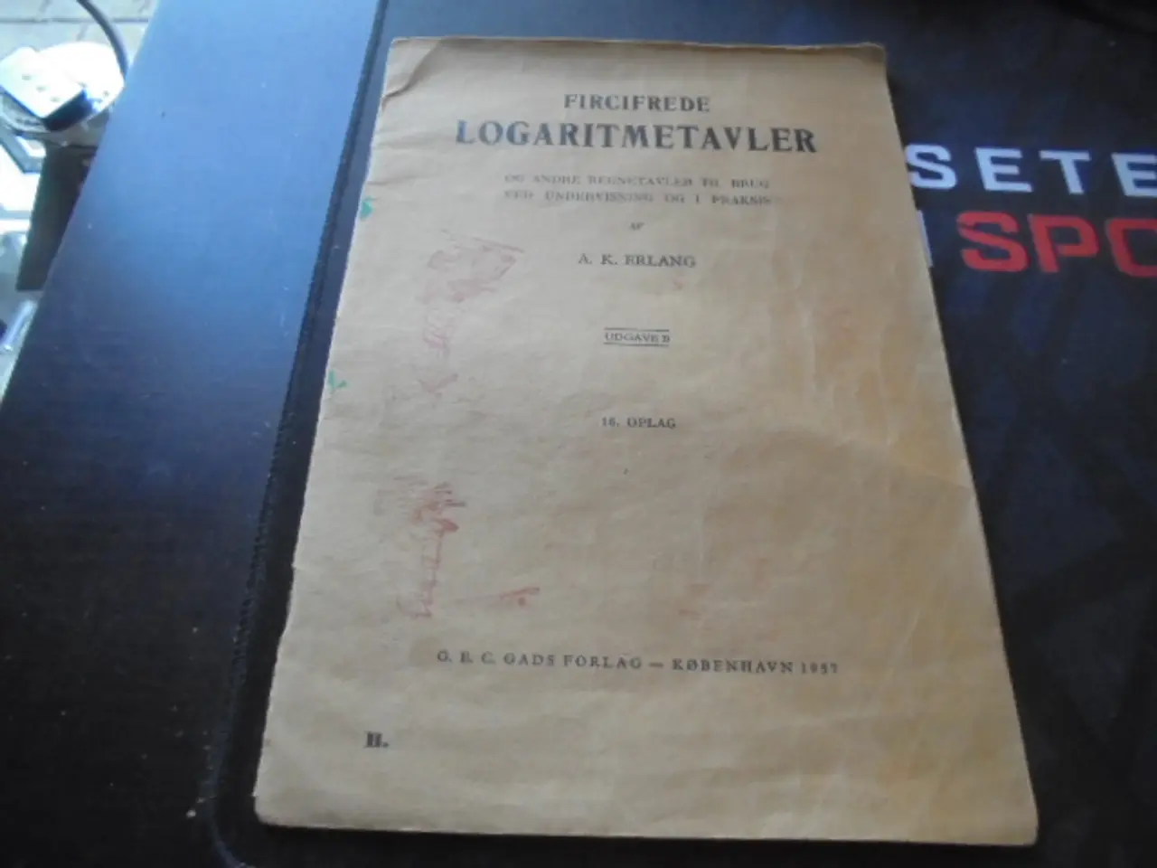 Billede 1 - Fircifrede logaritmetabeller og andre…..udg. 1957