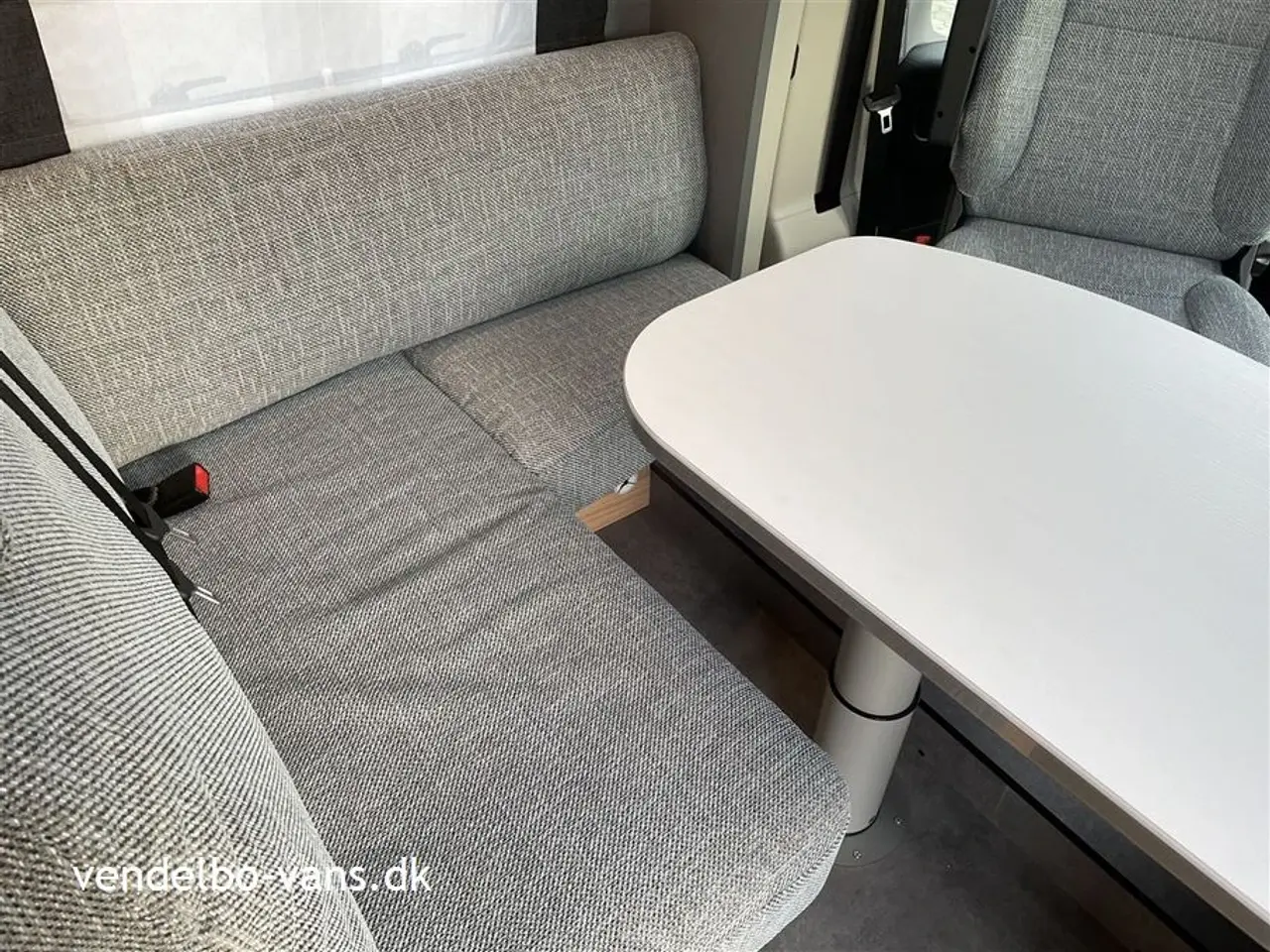 Billede 8 - 2025 - Dethleffs Just T 7052 EB - 90 Year   Enkeltsenge og garage - 90 års udstyrsmodellen