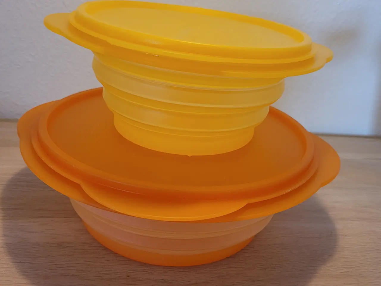 Billede 1 - Tupperware folde bøtter med låg 2 stk.