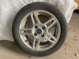 Ford Fiesta alufælge med vinterdæk