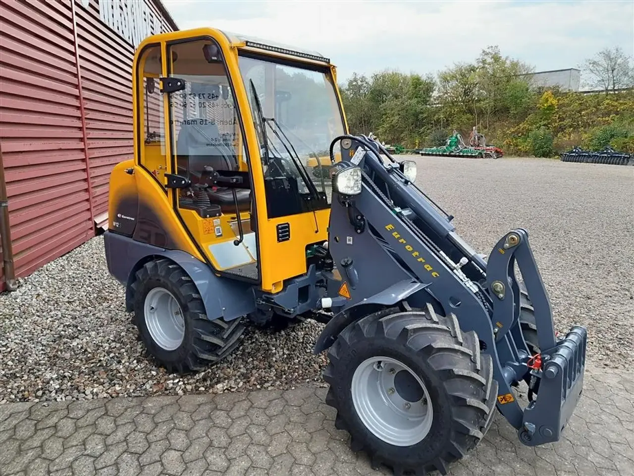Billede 4 - Eurotrac W12 med førerhus