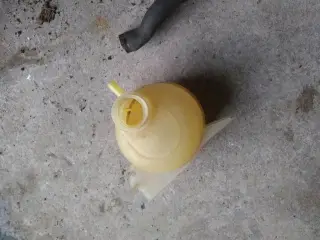 Vandbeholder plus slanger
