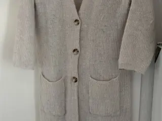 Cardigan, Lounge Nine str. L