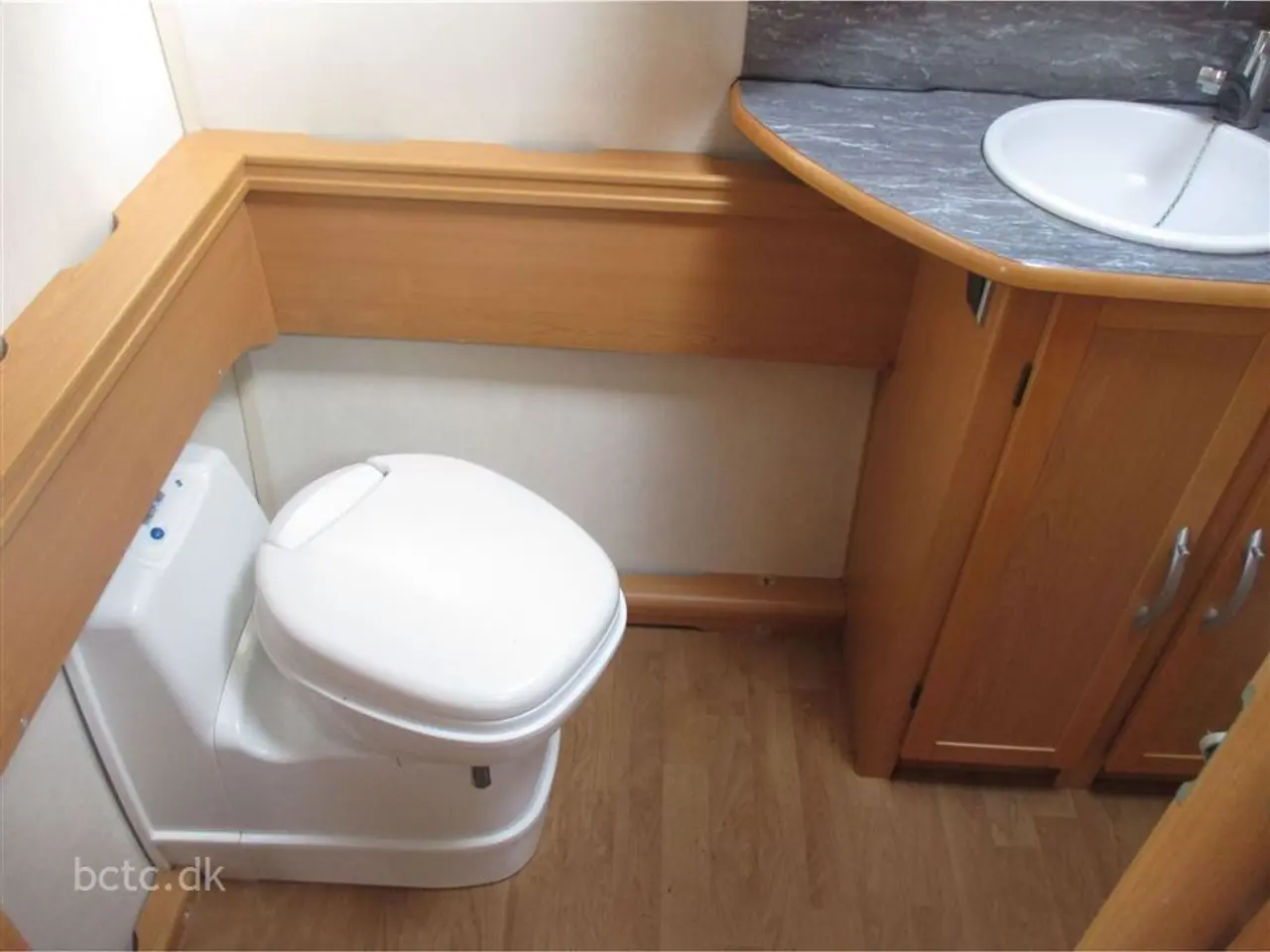 Billede 13 - 2008 - Kabe Royal 720 TDL U KS