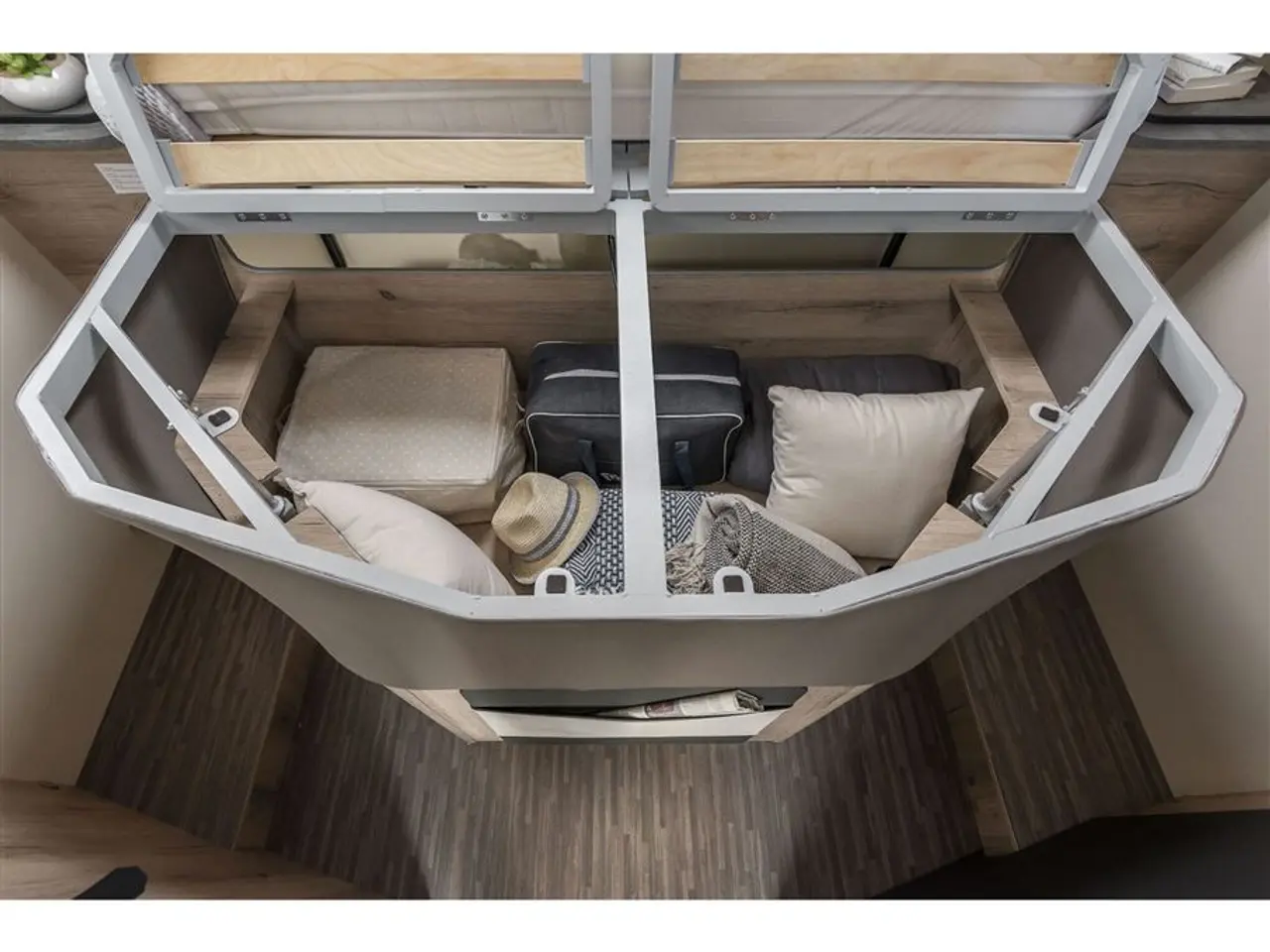 Billede 32 - 2026 - Elnagh T-Loft 582