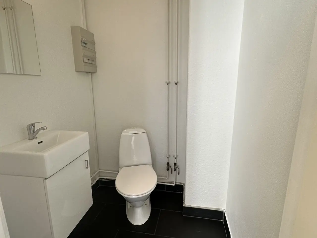 Billede 10 - Butik/kontorlokale til leje med leksible faciliteter.