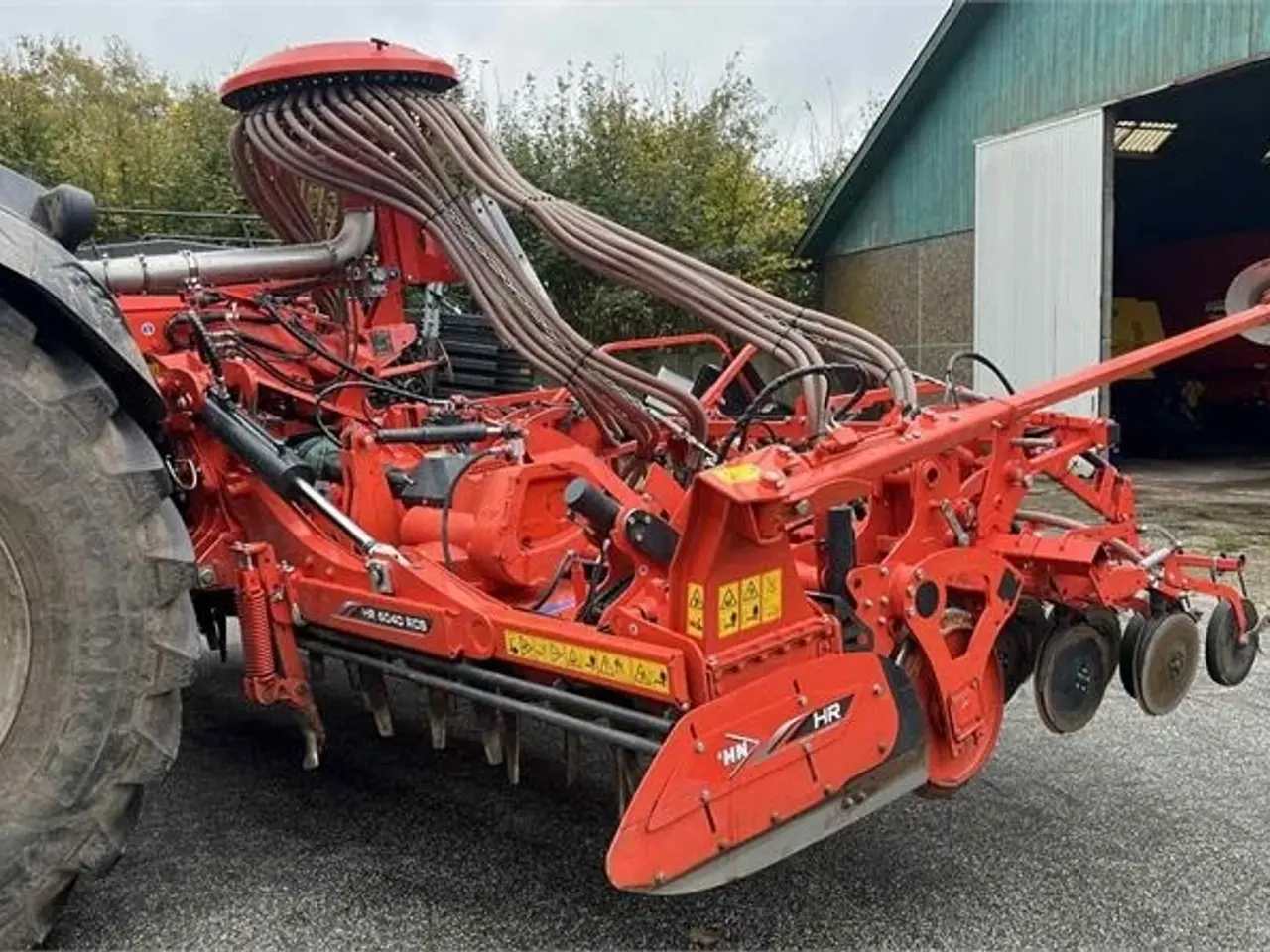 Billede 19 - Kuhn HR6040 med såmaskine Med dobbelt kammer fronttank