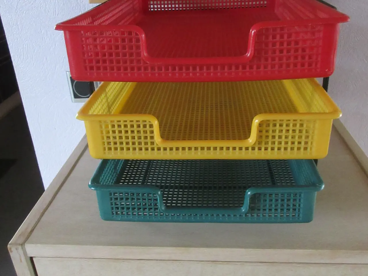 Billede 2 - Brevbakker i stativ - retro til kontoret ;-)
