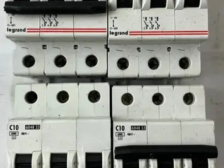 Legrand 6048 33 C10 4-Pole automatsikring 400V 6kA