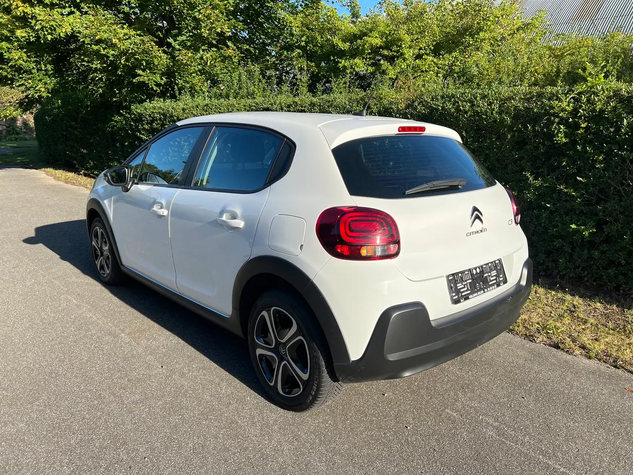 Billede 2 - Lavt KM super fin bil fuld service + moms