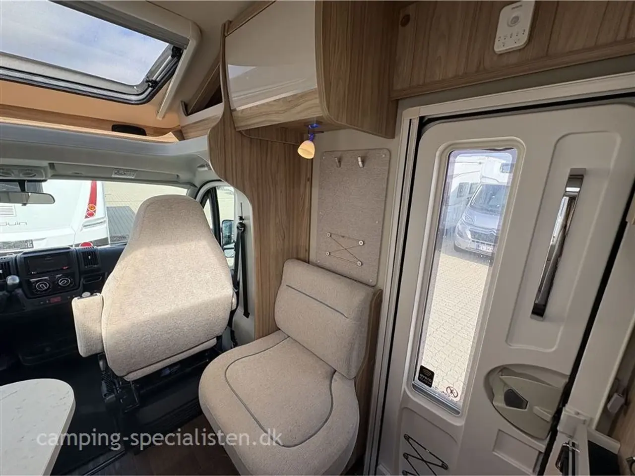 Billede 8 - 2018 - Hymer Tramp CL 698 60 Years Edition Hymer Tramp CL 698 60 Years Edition kan nu ses hos Camping-Specialisten