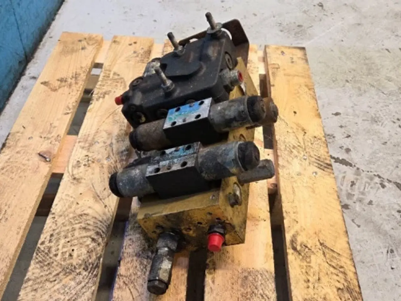 Billede 6 - Case 8010 Hydraulikventil 87109742