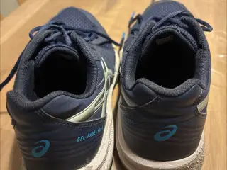 ASICS PADEL SKO!
