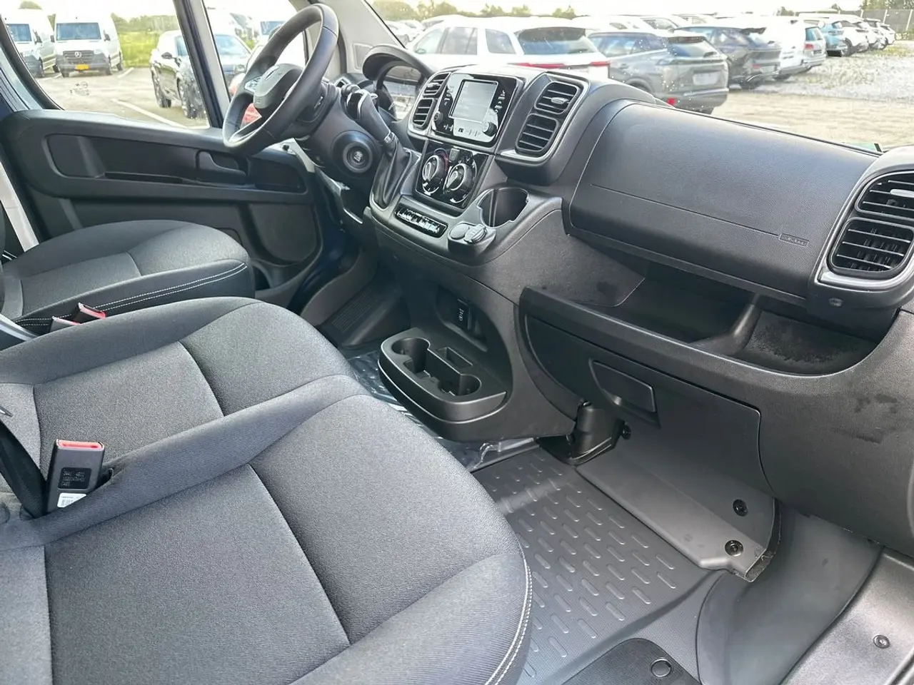 Billede 8 - Peugeot Boxer 335 2,2 BlueHDi 180 L2H2 Premium EAT8