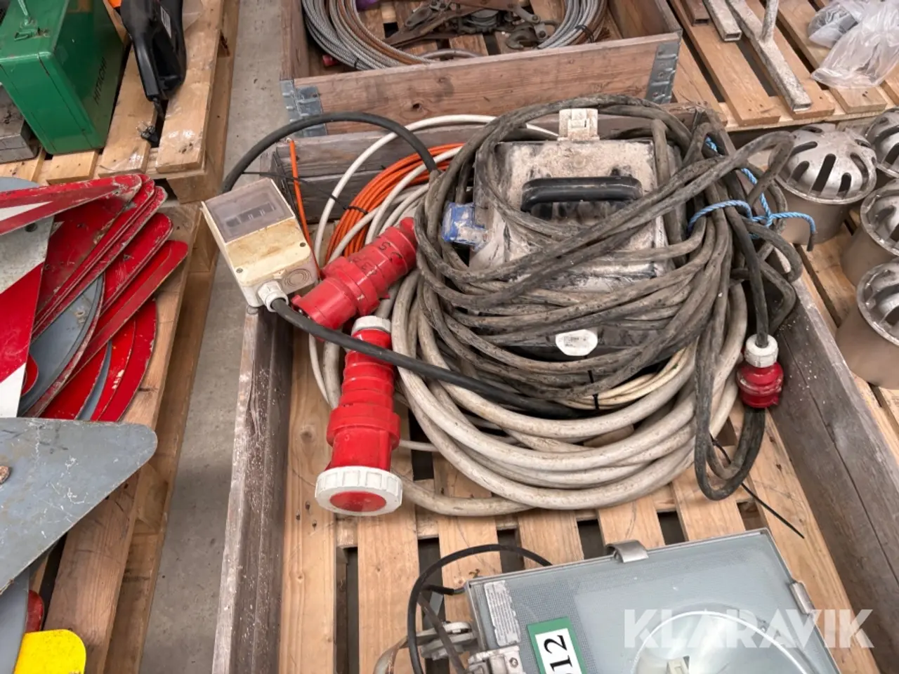 Billede 3 - Diverse kabler og lampe