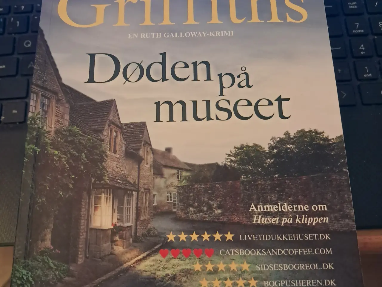 Billede 1 - Forfatter Elly Griffiths