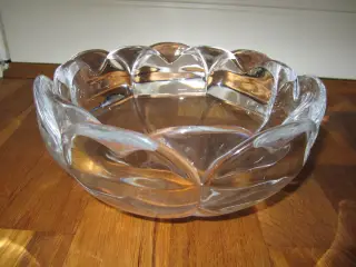 SMUK LOTUS SKÅL HOLMEGAARD. BYD.