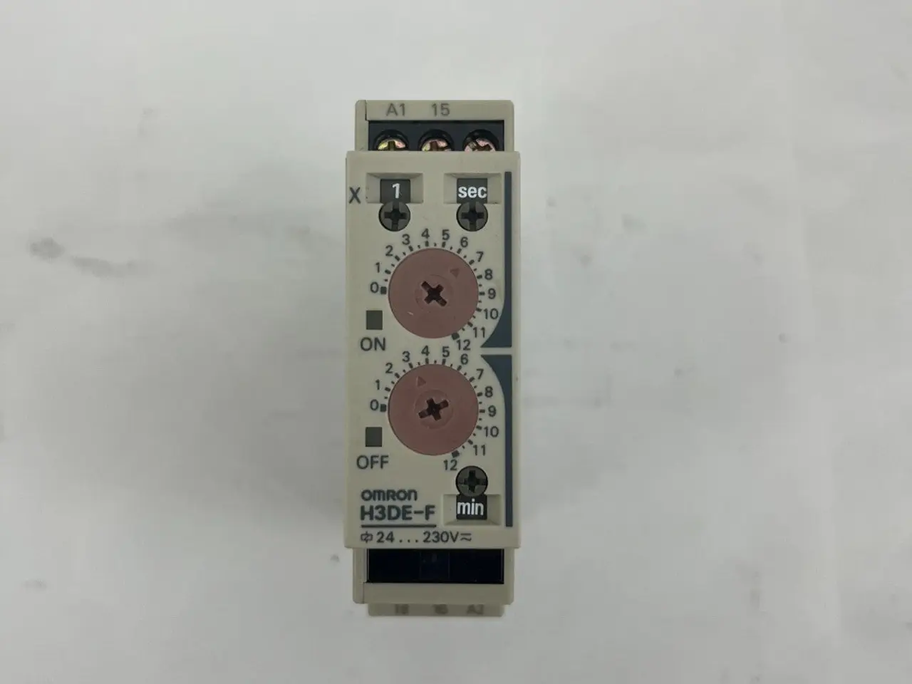 Billede 2 - Omron H3DE-F Timer relæ 24–230V AC/DC Multi-Range