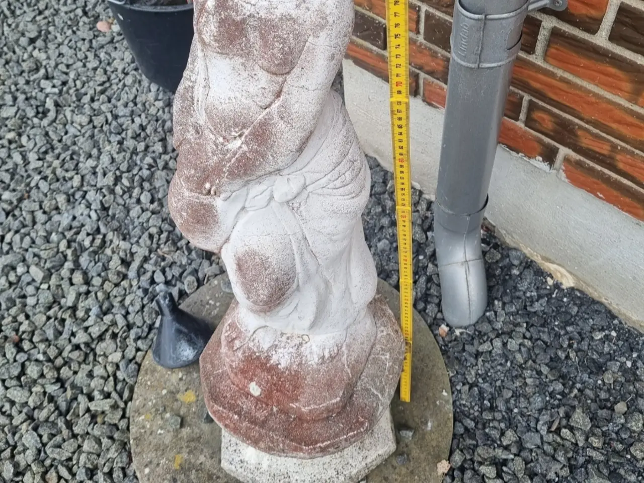 Billede 1 - Kvinde figur med sokkel til
