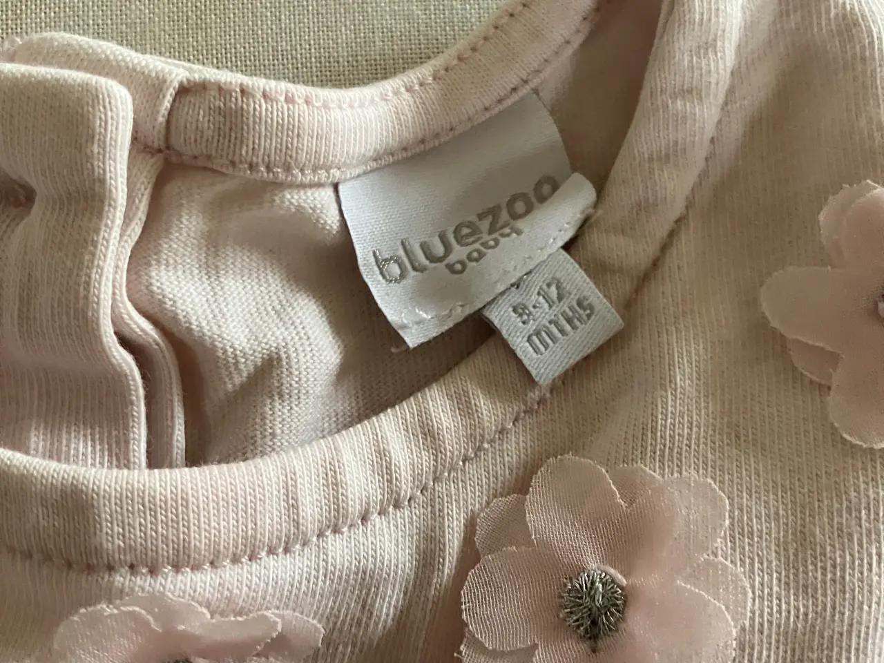 Billede 2 - Lyserød tyl kjole med 🌸 og foer, str. 9-12 mdr.
