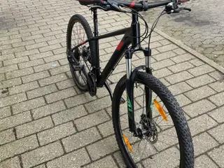 mountainbike  cube. 29 tommer. aluminum ,27 gear,