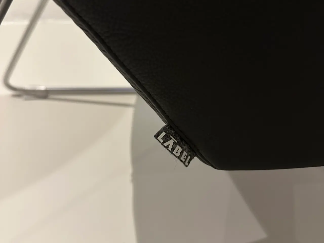 Billede 5 - To Designer stole med en skammel sælges samlet