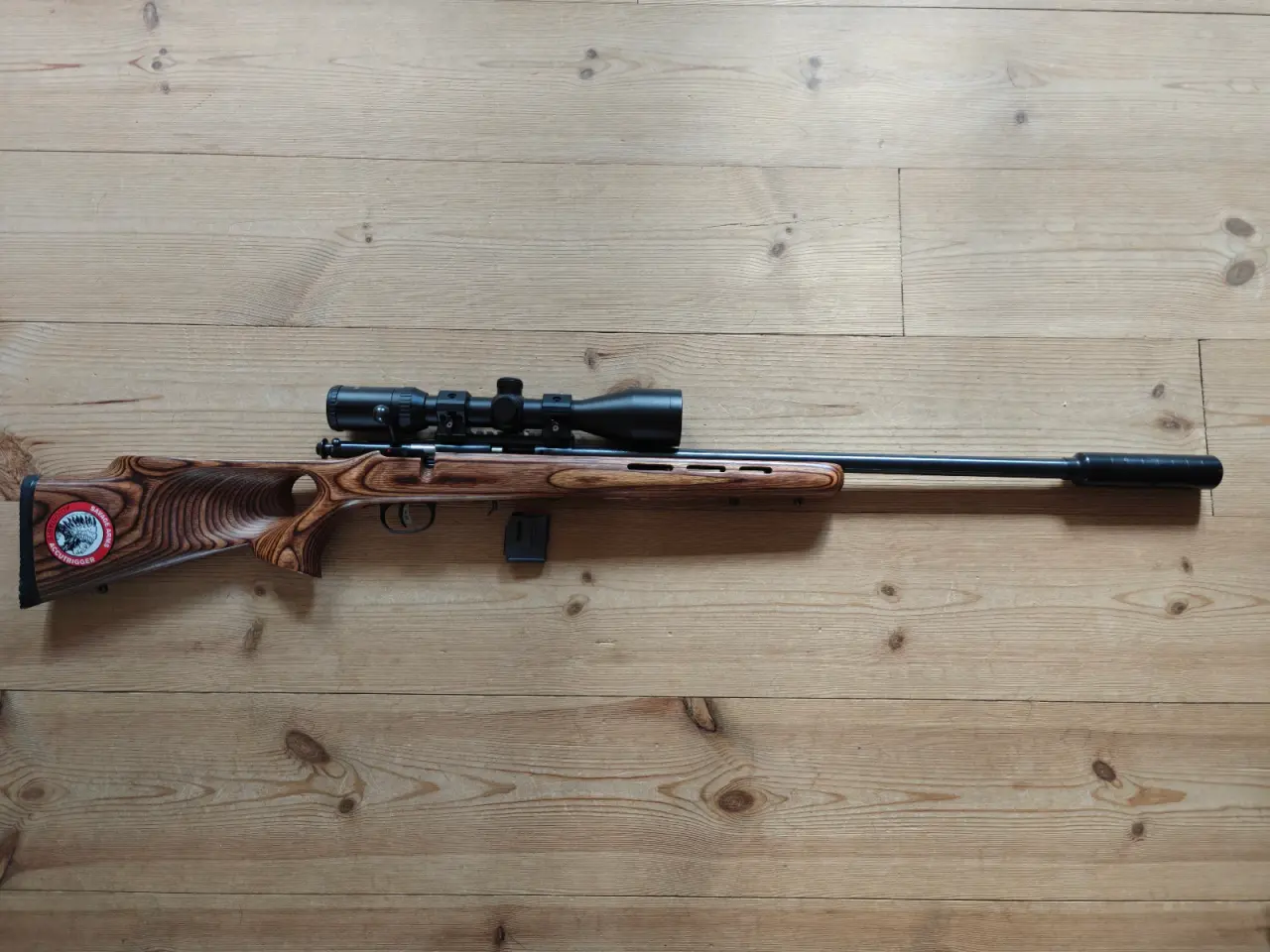 Billede 2 - Savage 93 - 17hmr thumbhole 