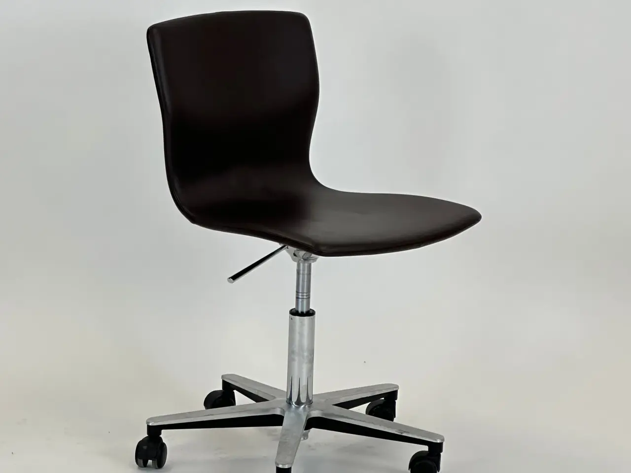 Billede 1 - Magnus Olesen Butterfly Swivel Stol – Mørkebrun med Krom Stel Læder