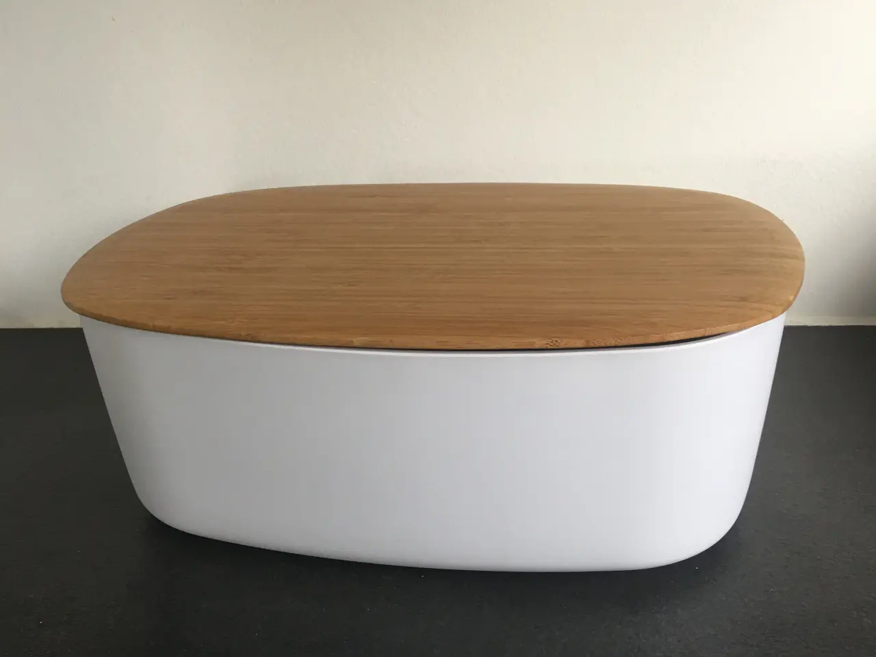 Billede 1 - Brødkasse mrk: Rigtig, Stelton