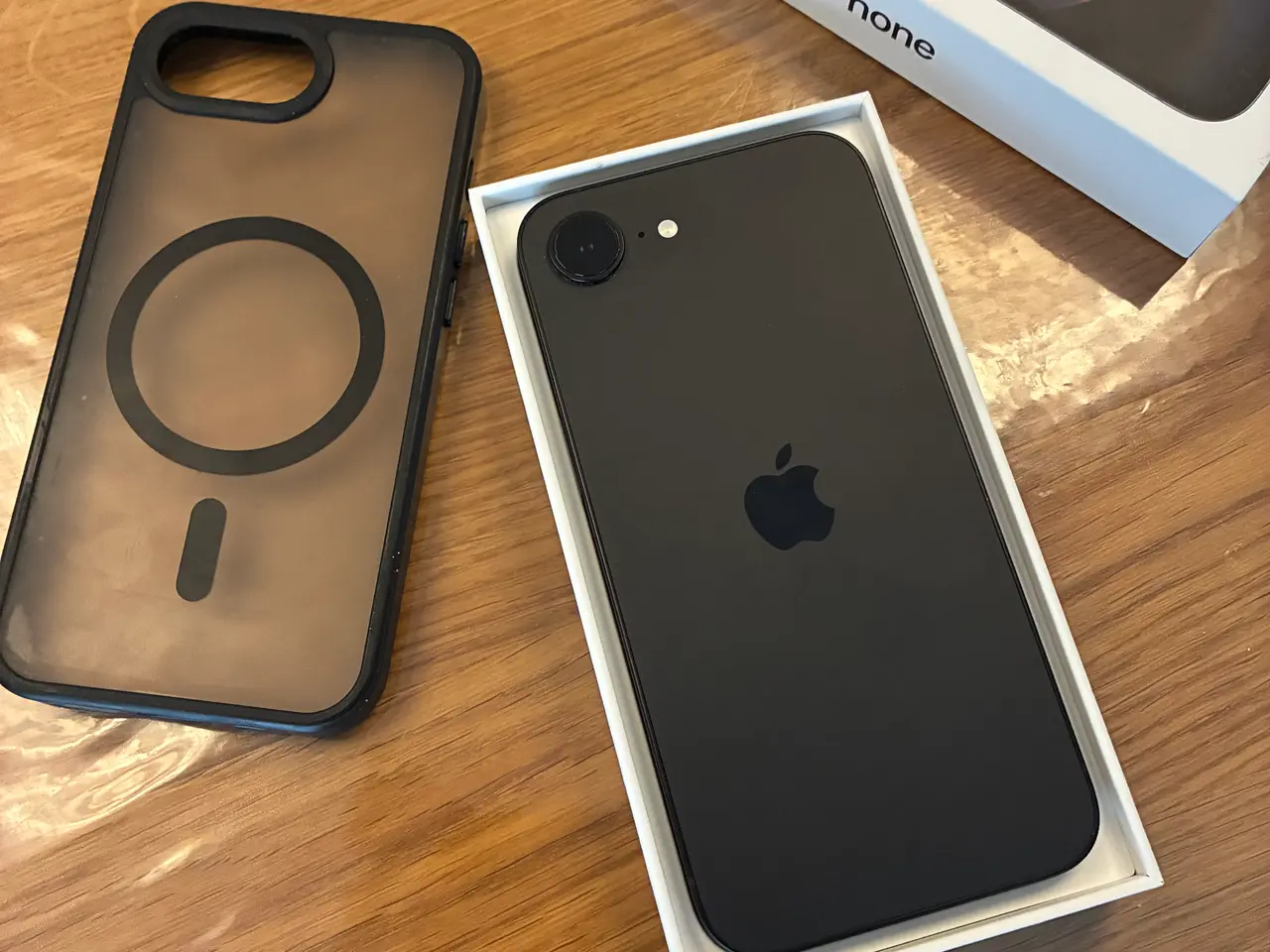 Billede 2 - iPhone 16e 128 GB – Meget pæn og velholdt
