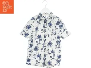 Kortærmet skjorte med palmemotiver fra H&M (str. 140)