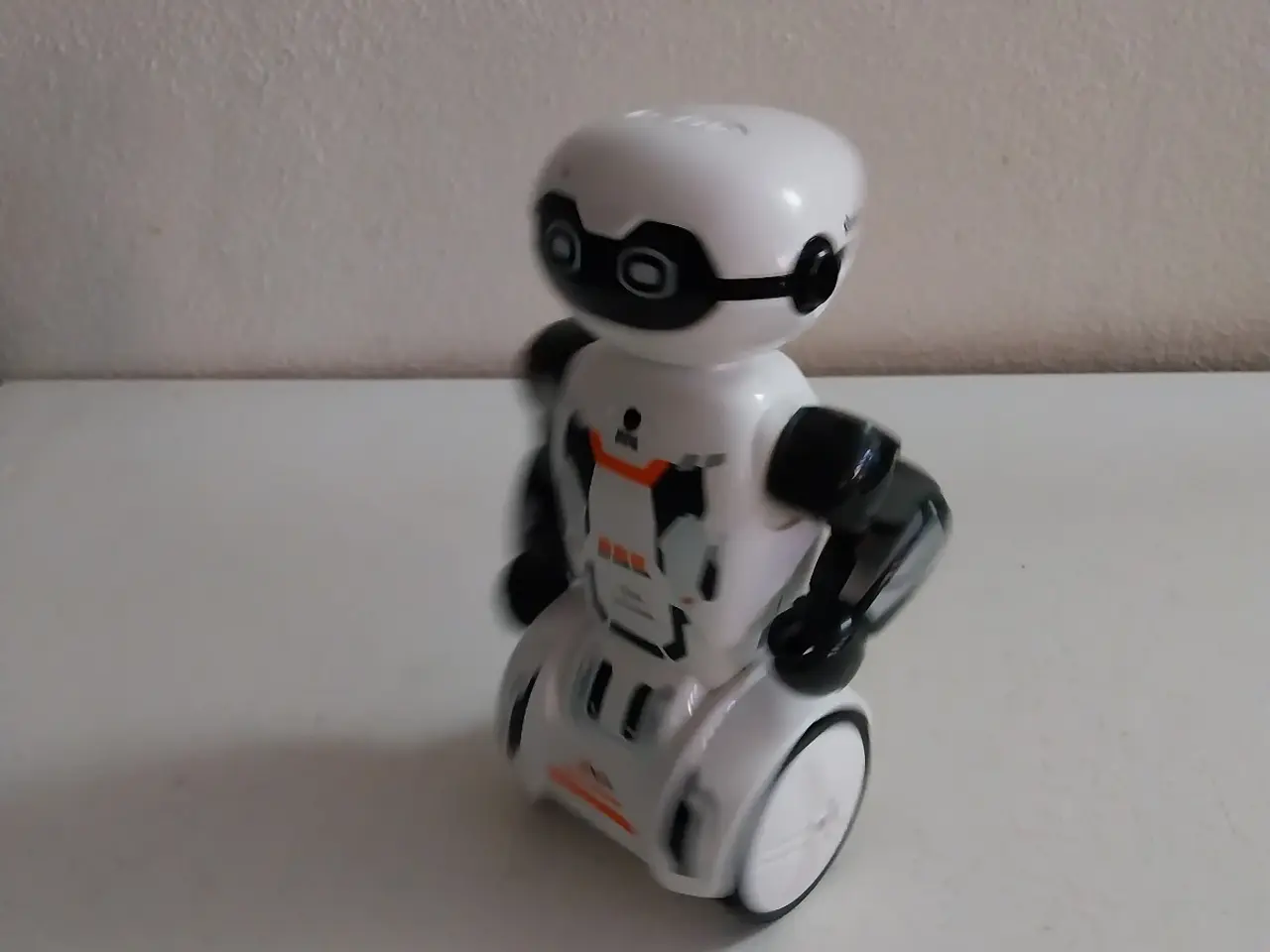 Billede 3 - Robot med lyd, lys og bevægelse 
