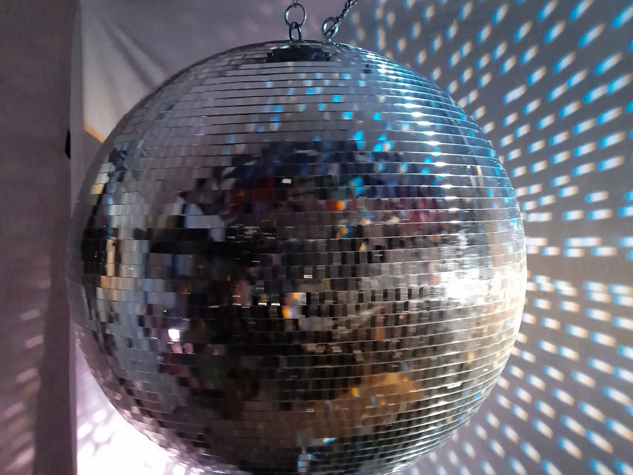 Billede 9 - Udlejes - 50cm. DISCOKUGLE, SPEJLKUGLE, MIRRORBALL