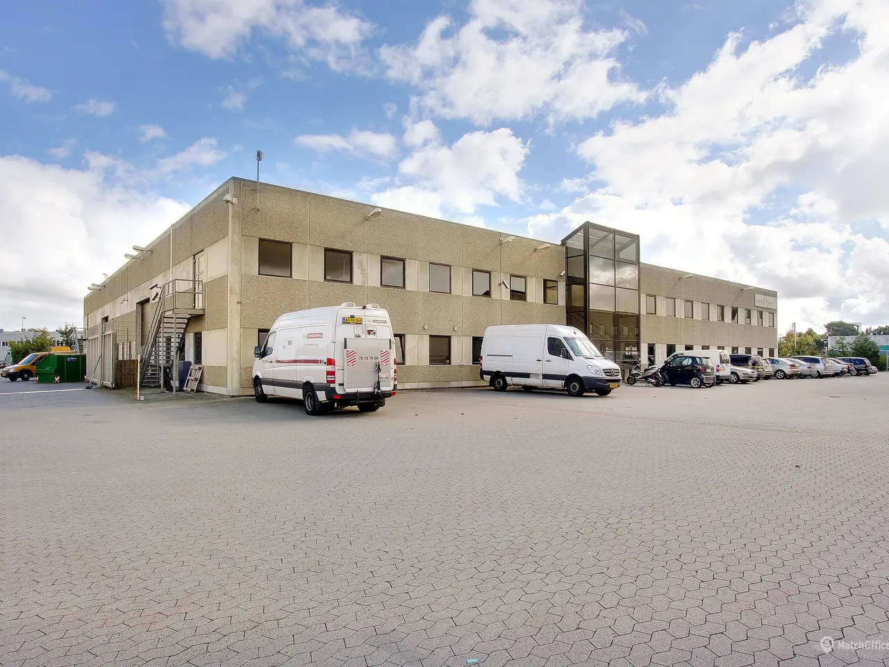 Billede 1 - Nyistandsat lager/produktion med gode kontorer