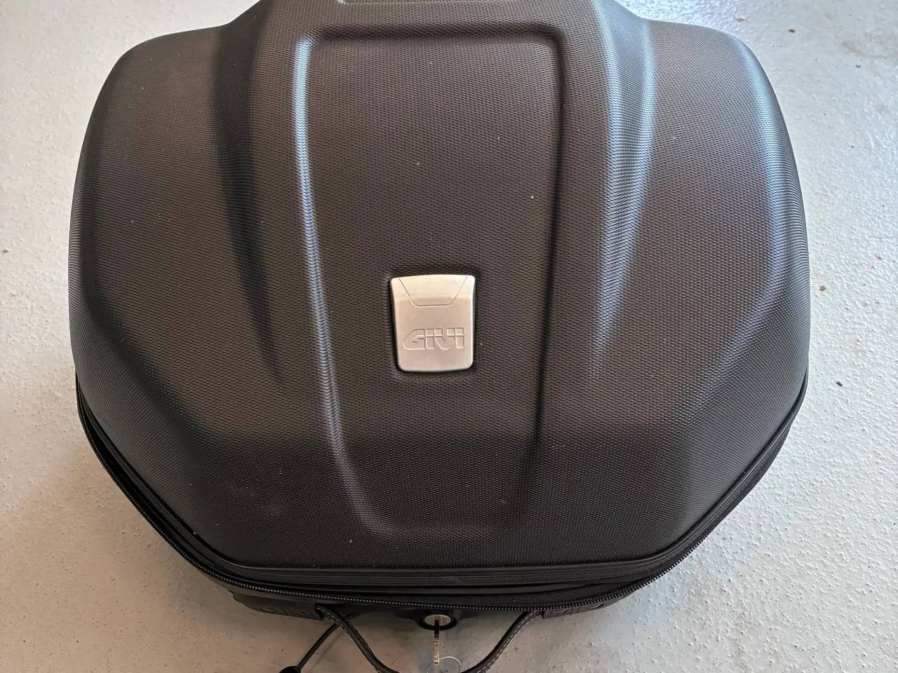 Billede 1 - Mc topbox GIVI weightless 901 med montage plade