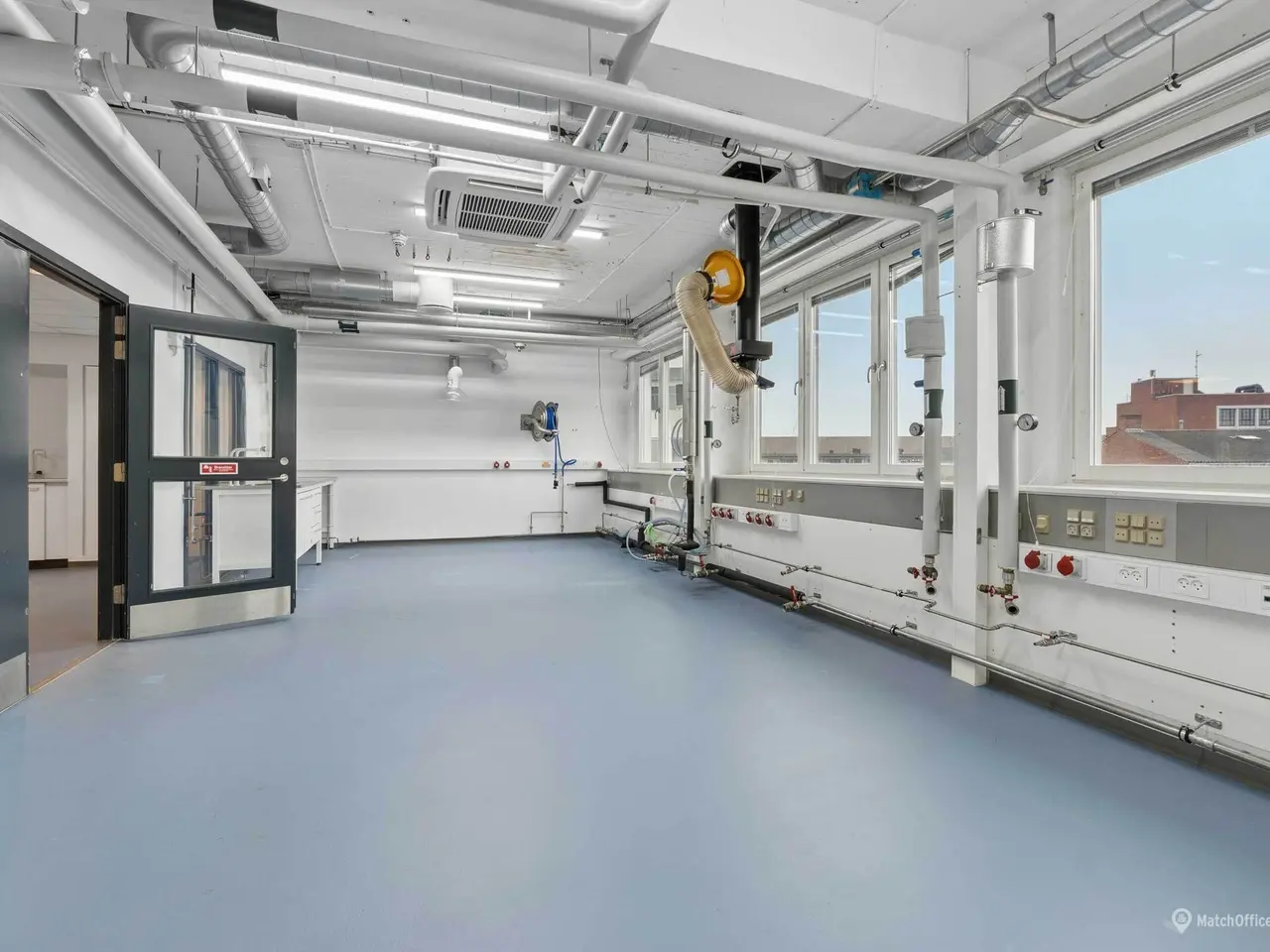 Billede 6 - Moderne og lyst laboratorium med kontor tæt på metro