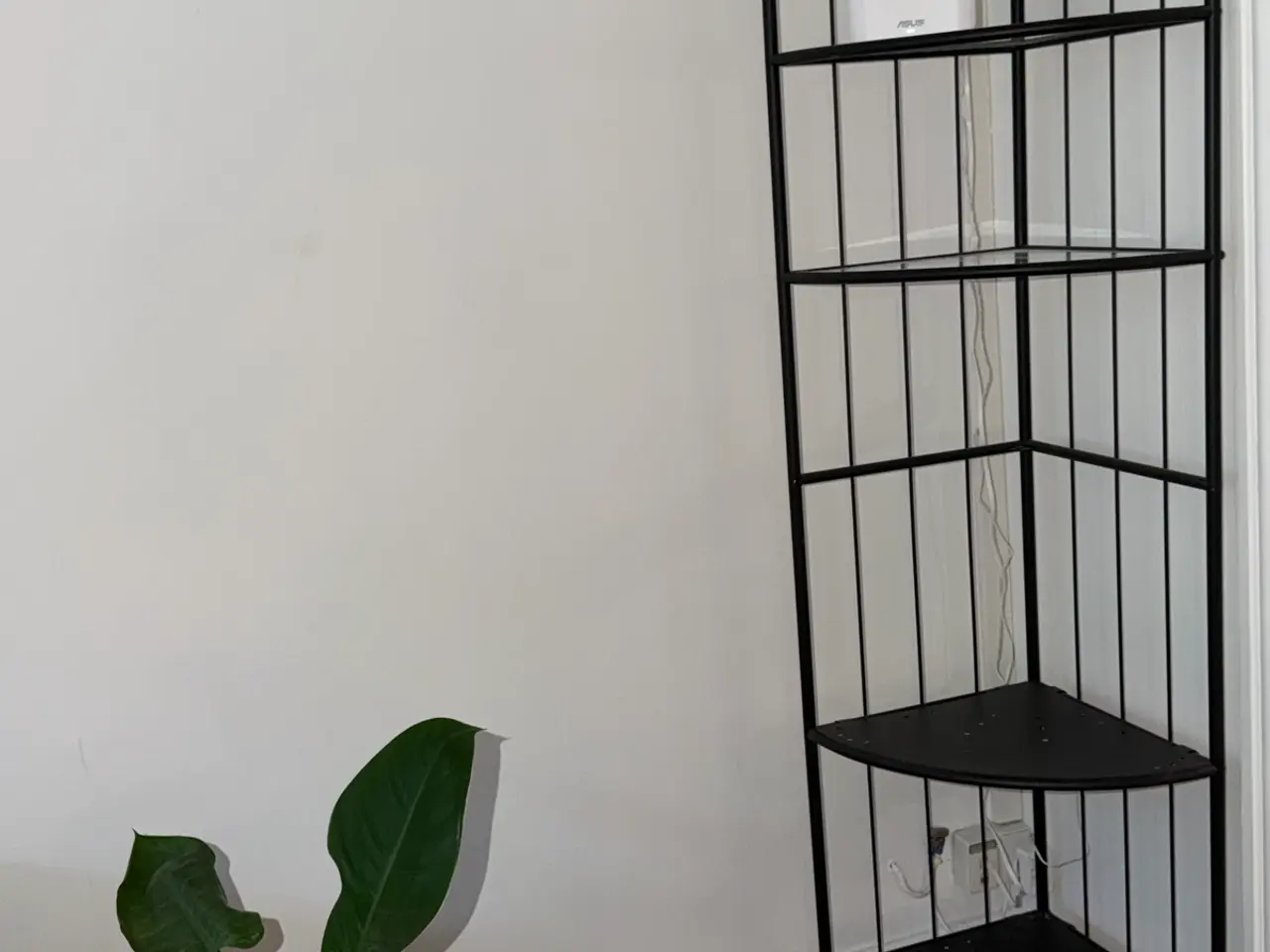 Billede 1 - IKEA RÖNNSKÄR hjørnereol/hylde