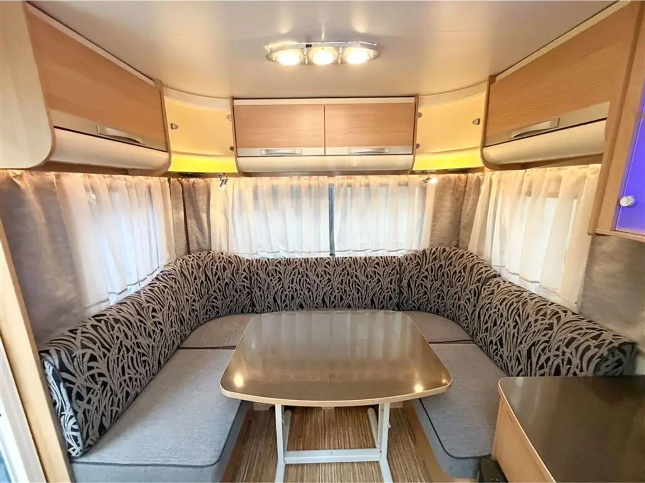Billede 8 - 2010 - Adria Adora 472 LU Enkeltsenge-Lamel-Gulvtemp.-Mover-Telt