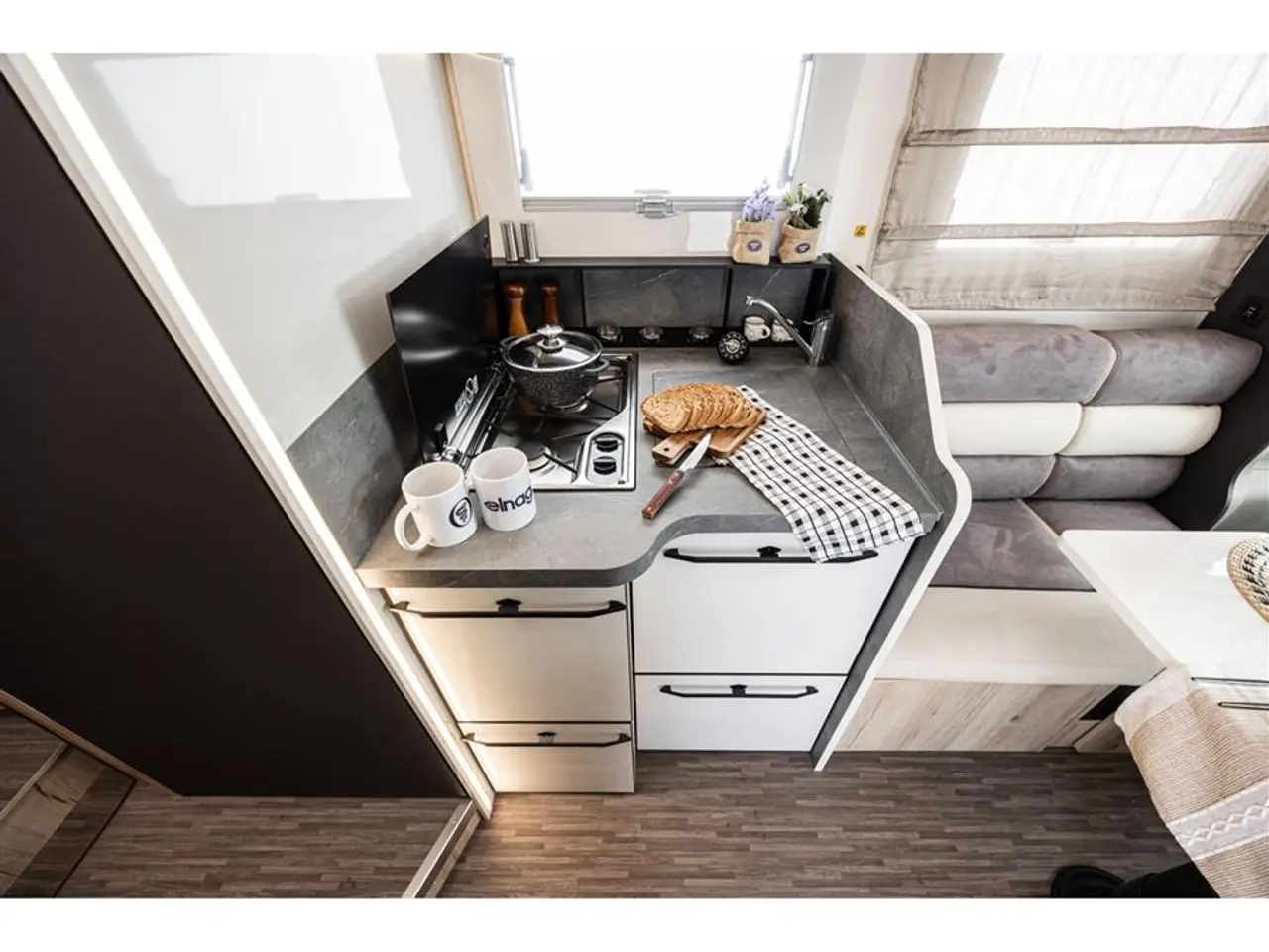 Billede 8 - 2026 - Elnagh T-Loft 532