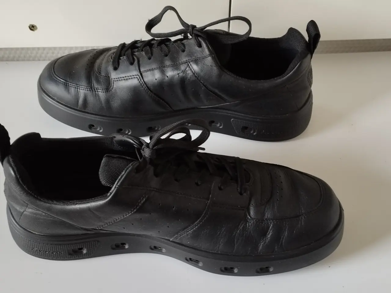 Billede 2 - ECCO str 44, sneakers i læder.