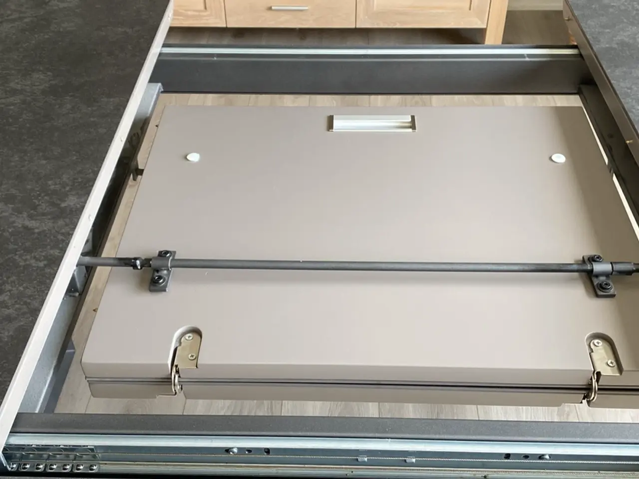Billede 2 - Flot spisebord