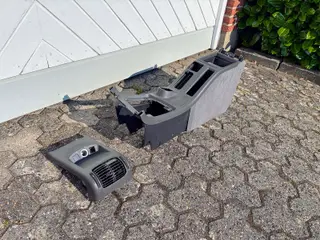 Saab 9-5 midterkonsol og midterkonsolpanel