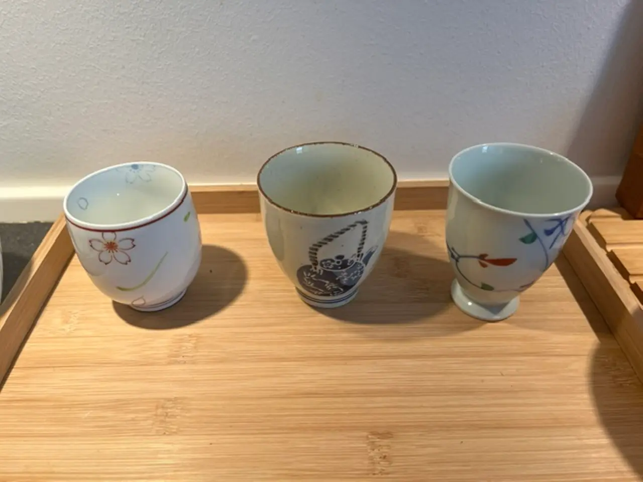 Billede 2 - 3 smukke asiatiske tekopper - 2 med stempel 