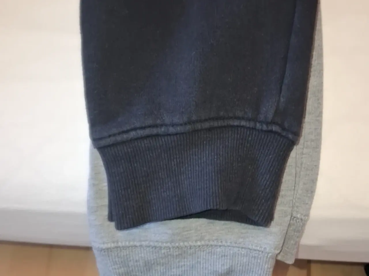 Billede 5 - Joggingbukser str 158 (små)