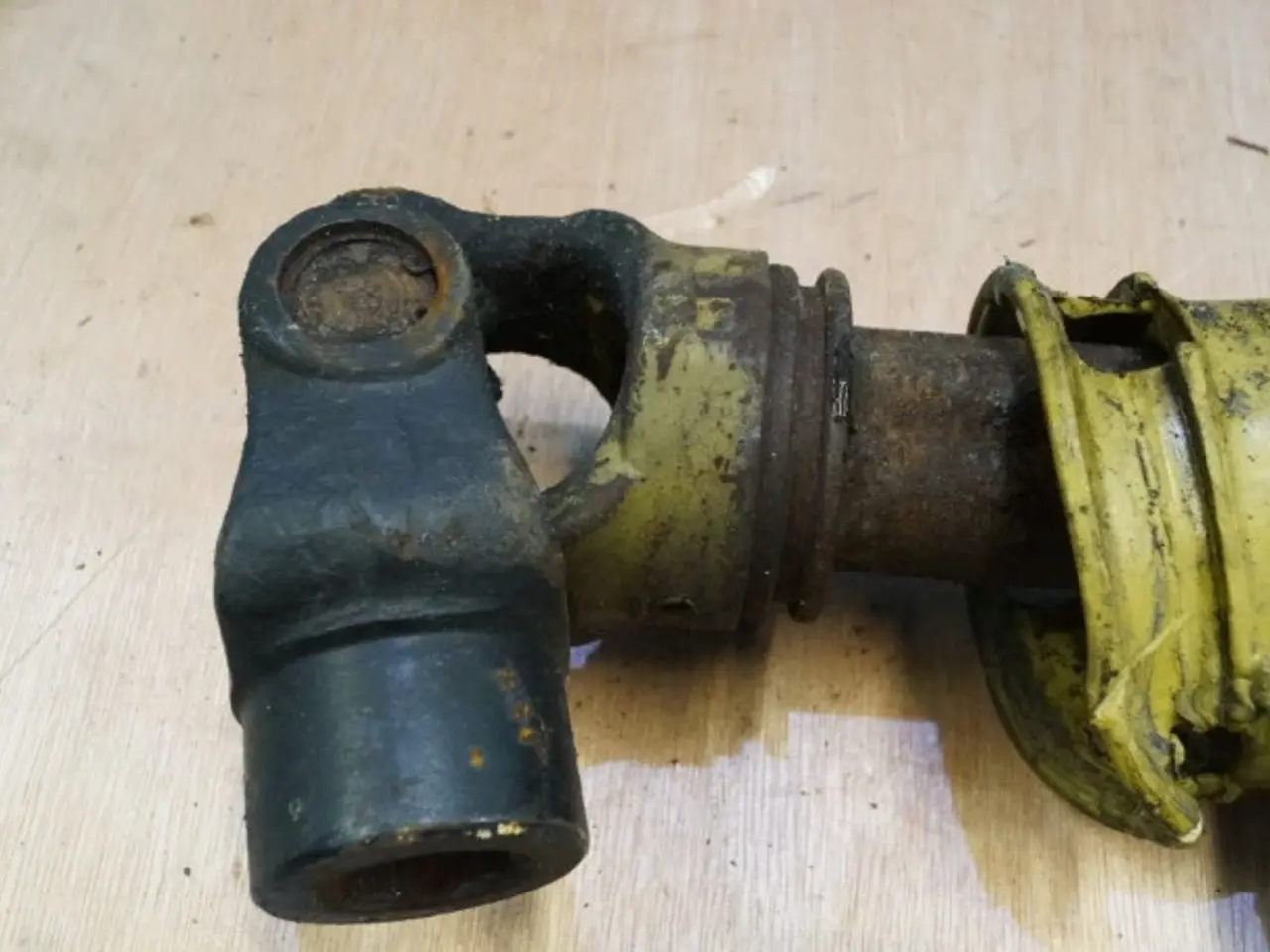 Billede 6 - John Deere 820 PTO Aksel AZ52487