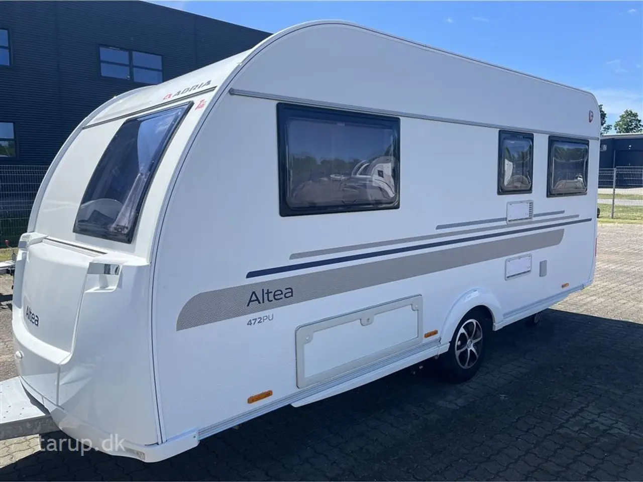 Billede 3 - 2016 - Adria Altea 472 PU Fortelt: Ventura D300, Truma mover, rundsiddegruppe, aircon., DuoControl, el-gulv-varme, køleskab m/ fryser, gulvtæpper, fransk dobbeltseng