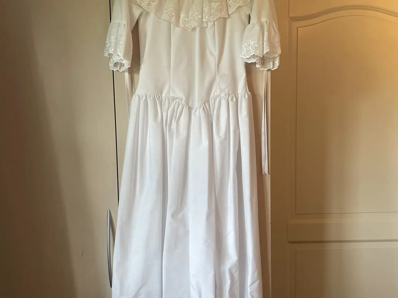 Billede 1 - Lilly Konfirmationskjole str. 36