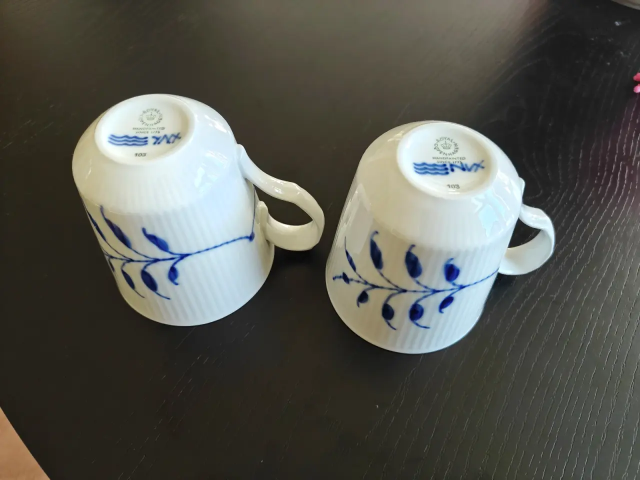 Billede 3 - Royal Copenhagen Blå Mega Riflet krus 37 cl