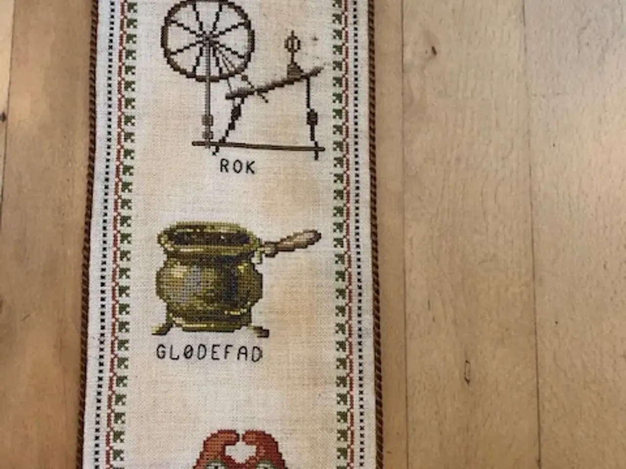 Billede 3 - Klokkestreng, håndbroderet, retro